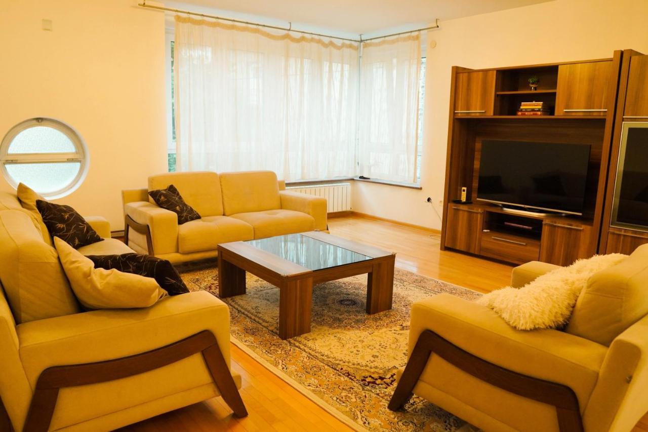 סראייבו City Center Grand Apartment - Three-Bedroom, Free Parking מראה חיצוני תמונה