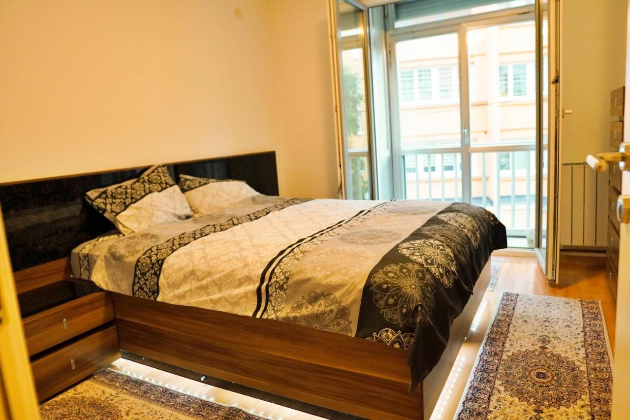 סראייבו City Center Grand Apartment - Three-Bedroom, Free Parking מראה חיצוני תמונה
