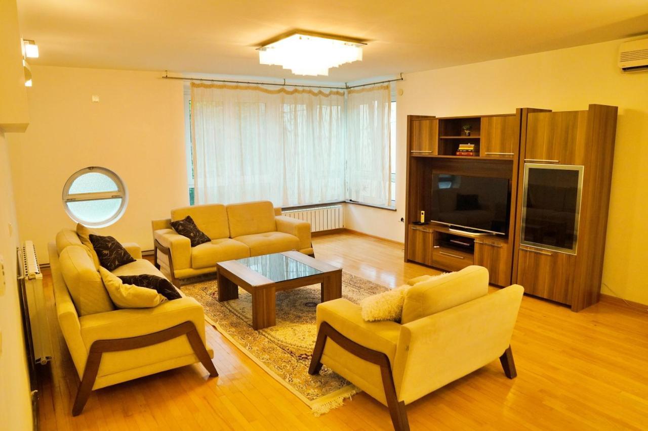 סראייבו City Center Grand Apartment - Three-Bedroom, Free Parking מראה חיצוני תמונה
