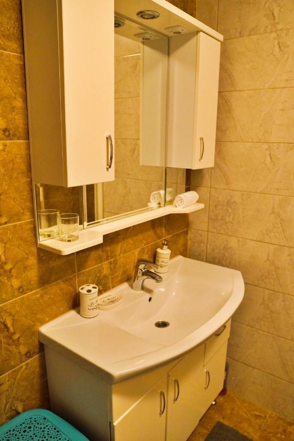סראייבו City Center Grand Apartment - Three-Bedroom, Free Parking מראה חיצוני תמונה